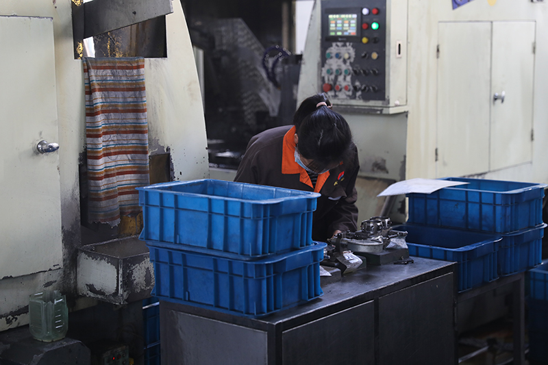 为什么万向轴会出现轴向运动？